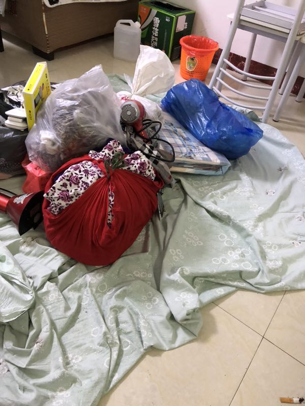 反传销帮帮网团队到达北海现场解救，查询传销窝点把两个受害者直接带到南宁进行反洗脑劝说(图2)