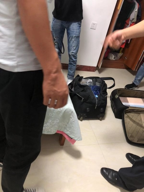 反传销帮帮网团队到达北海现场解救，查询传销窝点把两个受害者直接带到南宁进行反洗脑劝说(图4)