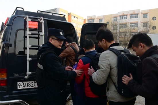 丽景街派出所捣毁一个传销窝点.jpg